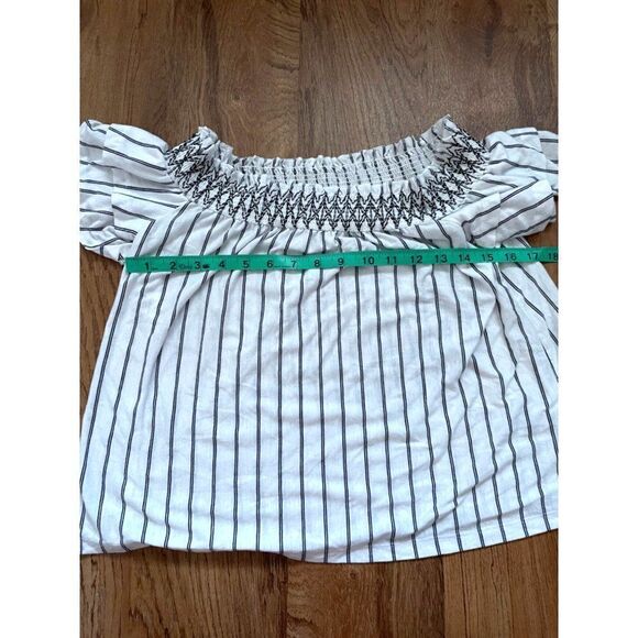 American Eagle top - Picture 4 of 7